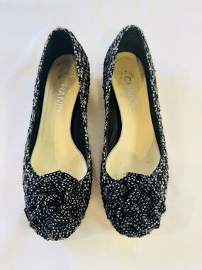CHANEL Black and White Tweed Camellia Ballet Flats